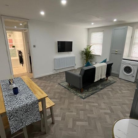 Warwick Town Centre Property Экстерьер фото