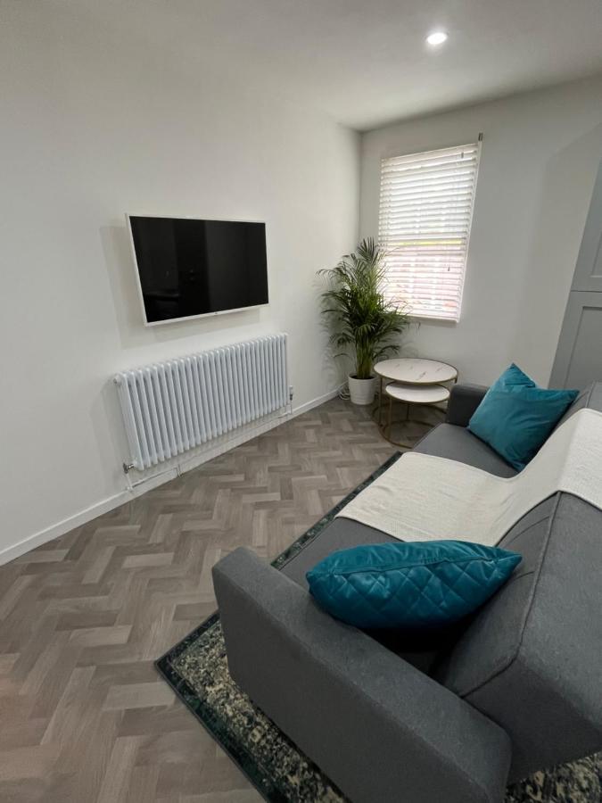 Warwick Town Centre Property Экстерьер фото